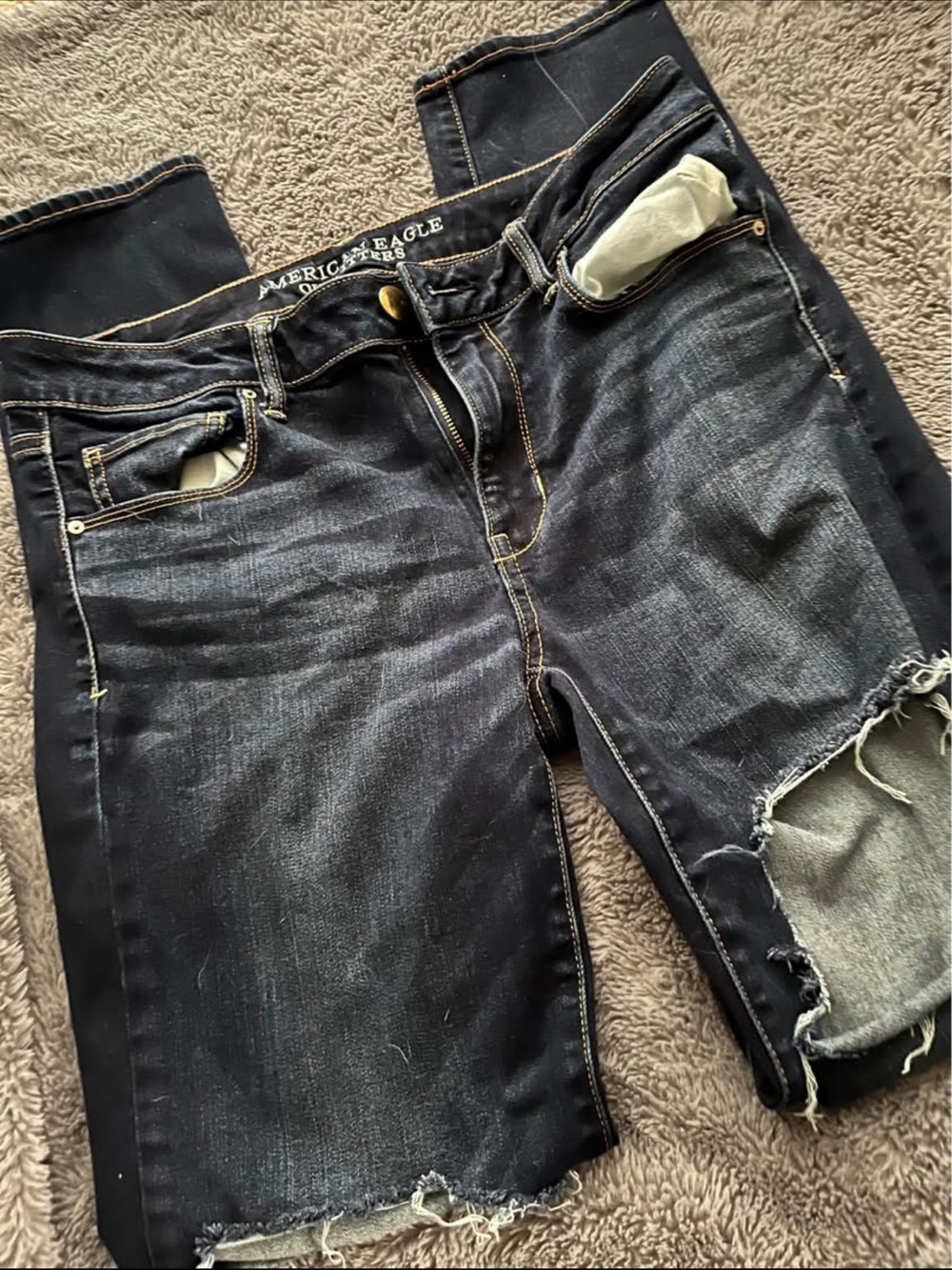 American Eagle Outfitters Dark Blue Distressed Women's Jeans ripped up